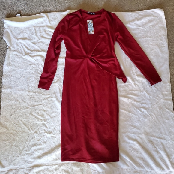 3 light dresses - Picture 2 of 3